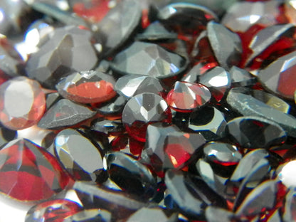 Natural Garnet Stone Lot, IF Clarity, Transparent and not enhanced, facetted and very good Cut Grade