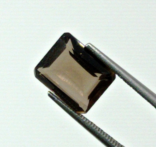 Smoky Topaz 4.04 ct. Transparent, facetted and not enhanced, IF Clarity with Very Good Cut Grade