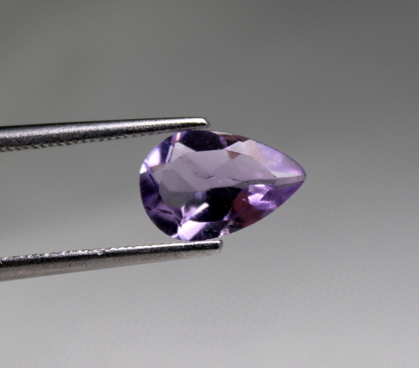 Natural Amethyst 1,43 ct. Loup Clean, Transparent and not enhanced with AAA+ Quality