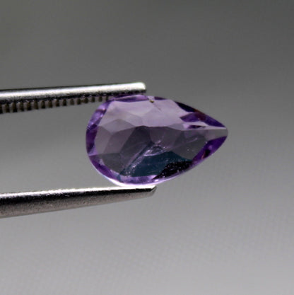 Natural Amethyst 1,43 ct. Loup Clean, Transparent and not enhanced with AAA+ Quality