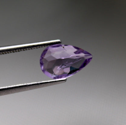 Natural Amethyst 1,43 ct. Loup Clean, Transparent and not enhanced with AAA+ Quality