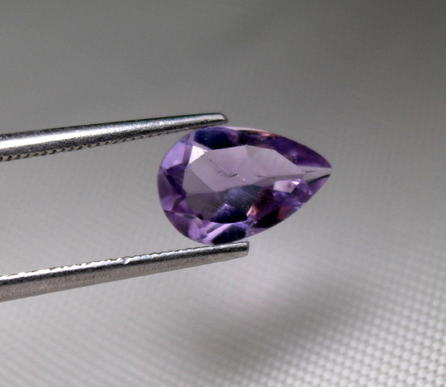 Natural Amethyst 1,43 ct. Loup Clean, Transparent and not enhanced with AAA+ Quality