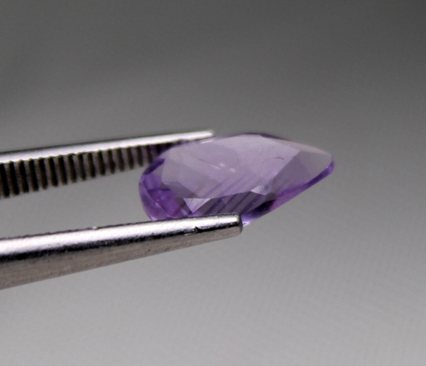 Natural Amethyst 1,43 ct. Loup Clean, Transparent and not enhanced with AAA+ Quality