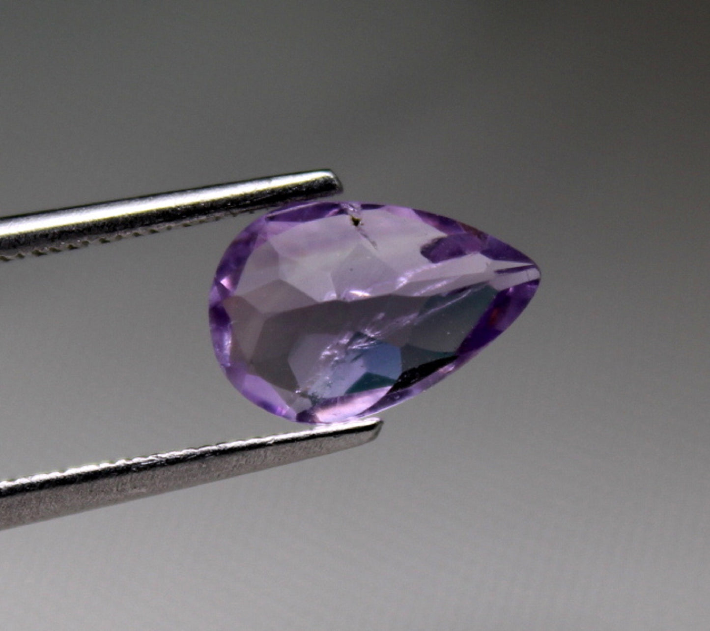 Natural Amethyst 1,43 ct. Loup Clean, Transparent and not enhanced with AAA+ Quality