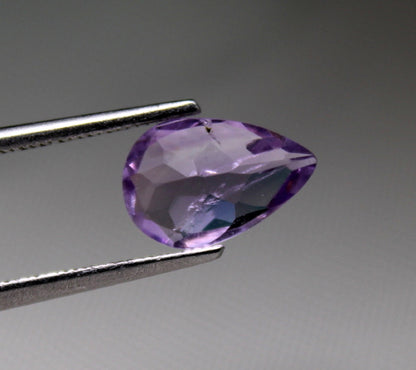 Natural Amethyst 1,43 ct. Loup Clean, Transparent and not enhanced with AAA+ Quality