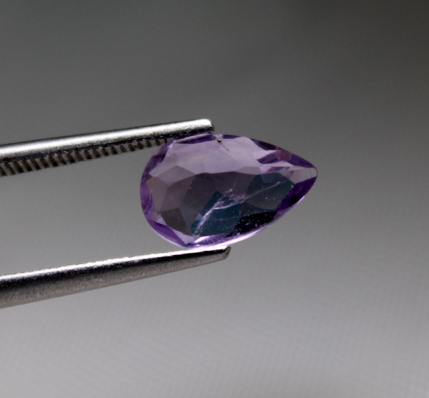 Natural Amethyst 1,43 ct. Loup Clean, Transparent and not enhanced with AAA+ Quality