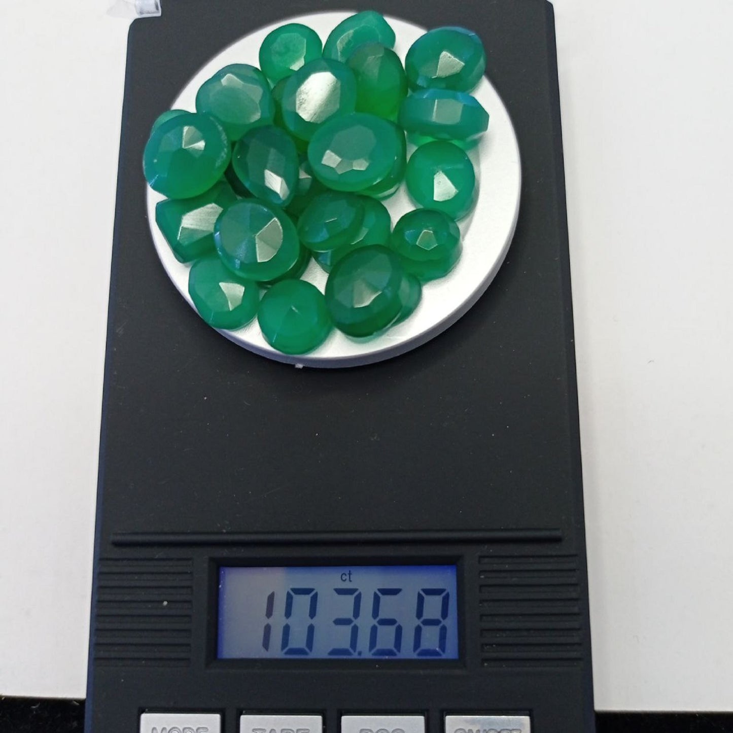 Green Onyx Lot with Weight of 103.68 ct. and very good Cut Grade, Translucent and SI Clarity