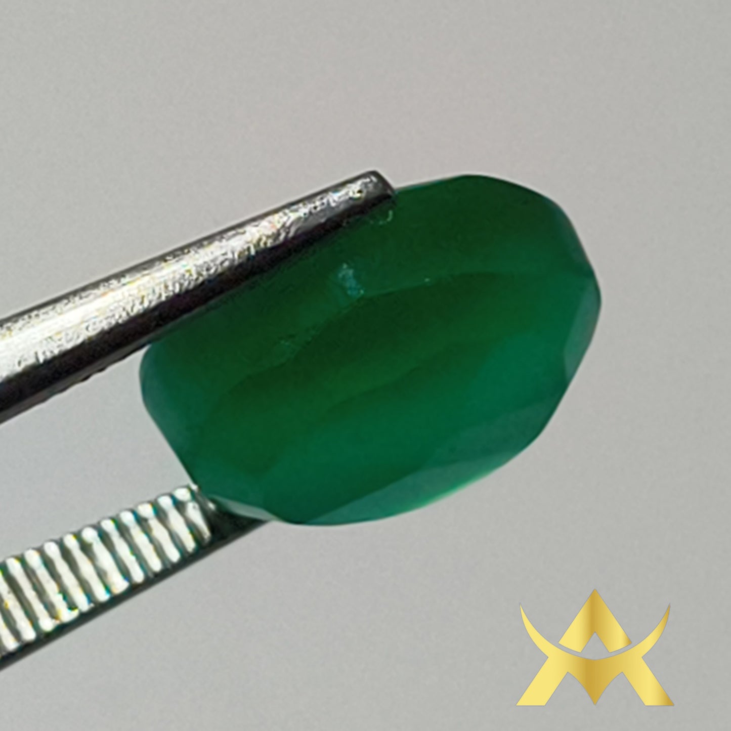 Green Onyx 4.49 ct. Not Enhanced, SI Clarity with Very Good Cut Grade, perfect for Ring and Pendant