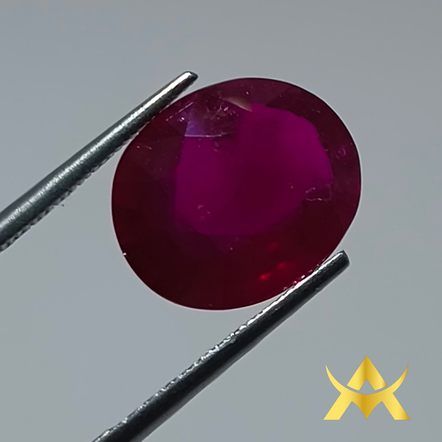 Natural Ruby 6.53 ct. VS1, just heated und Transparent