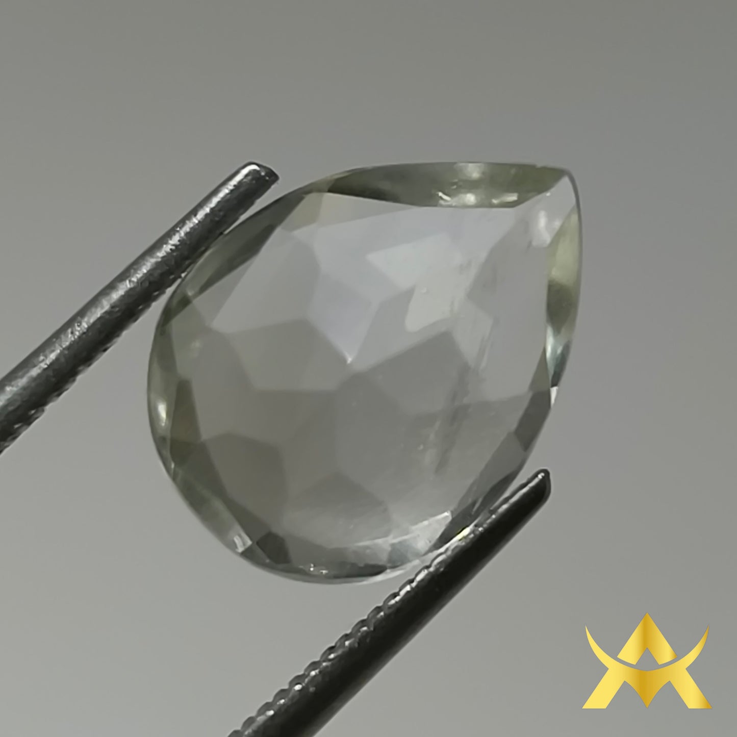 Crystal Topaz 3.18 ct. IF Clarity, Transparent and not Enhanced with very Good Quality