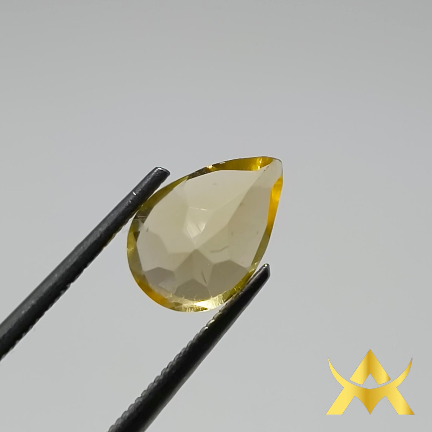 Yellow Quartz 1.72 ct. Unheated and Untreated, IF Clarity with Transparent Transparency and very Good Quality