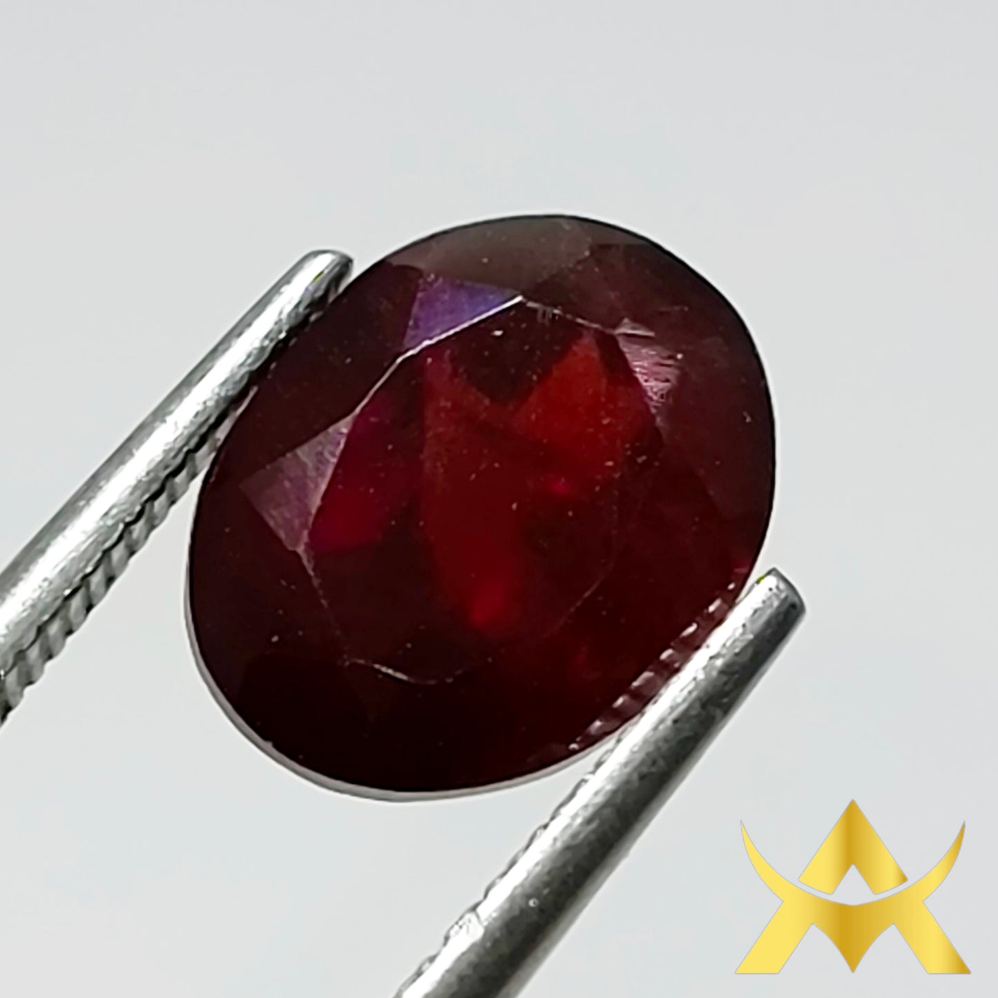 Garnet 3.39 ct. VVS1, Transparent and Not Enhanced with Very Good Quality