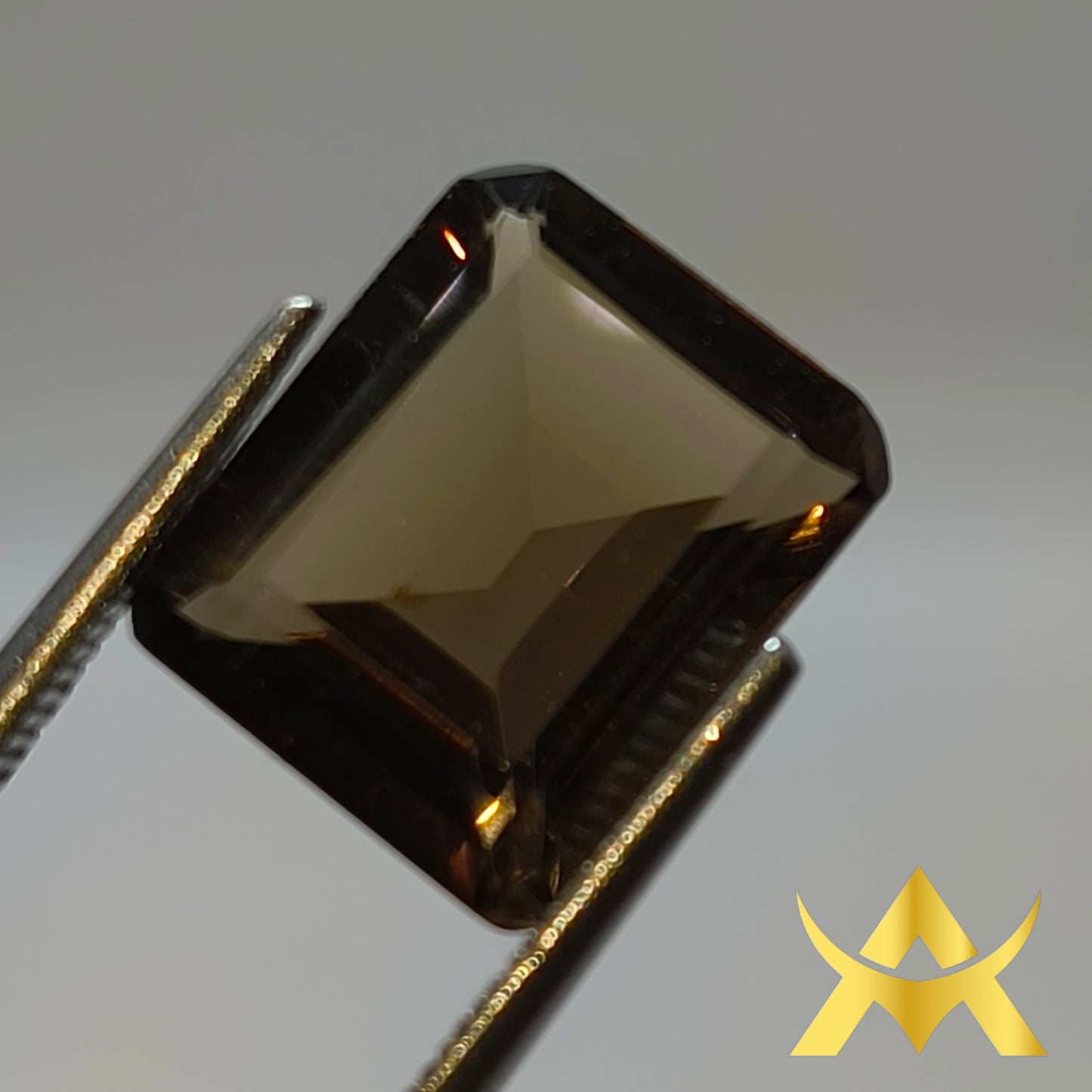 Smoky Topaz 5.10 ct. Transparent Transparency and IF Clarity, Not enhanced with very Good Quality