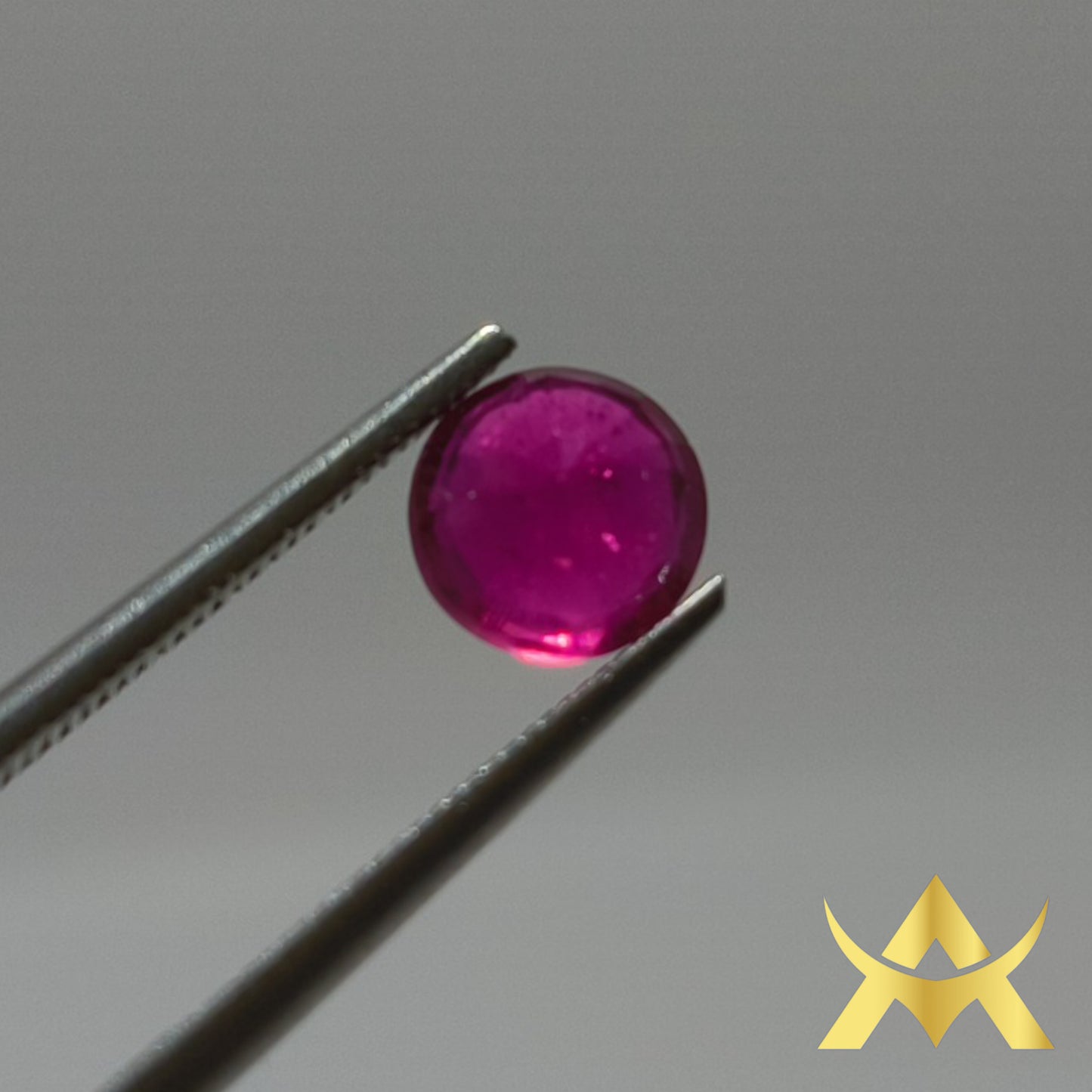 Natural Ruby 1.42 ct. Round facetted, Transparent and enhanced with VVS1 Clarity