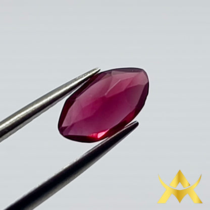 Garnet 1.28 ct. Marquise facetted, Transparent and nicht Enhanced with Excellent Cut Grade