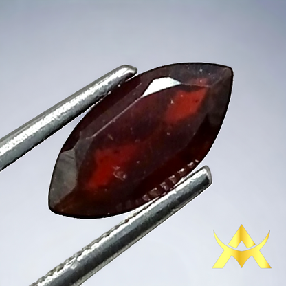 Garnet with Marquise Cut, Transparent and Eye Clean